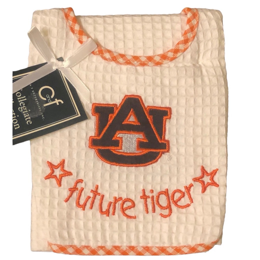 2-piece Auburn Burp Cloth & Bib set.
